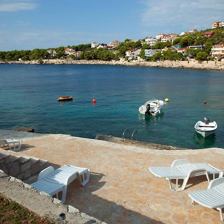 Apartments By The Sea Bilo, Primosten - 14601 Kültér fotó