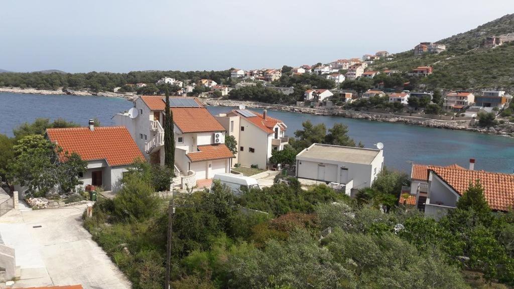 Apartments By The Sea Bilo, Primosten - 14601 Kültér fotó